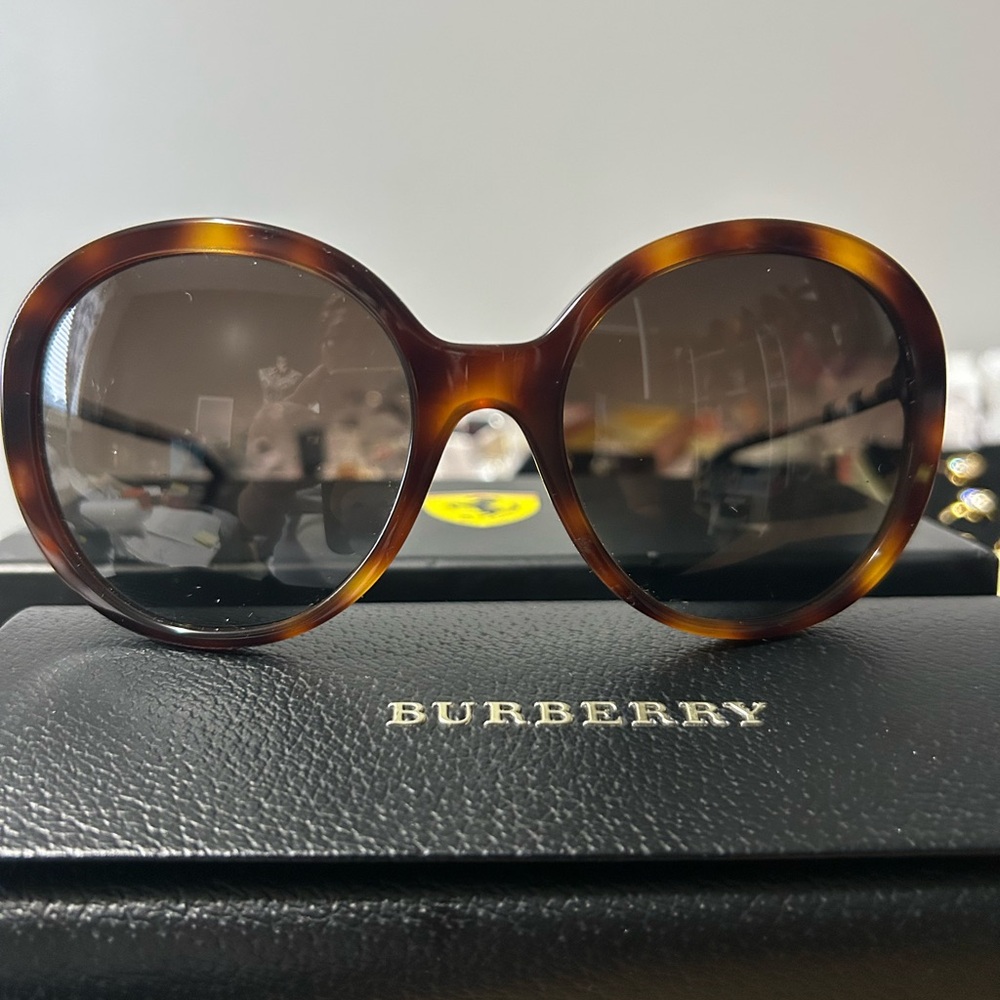 Burberry Stylish Brown Sunglasses